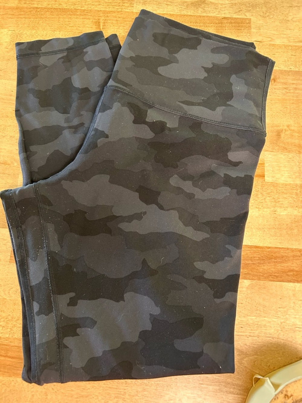 lululemon athletica Black & Charcoal Camo Women's Leggings